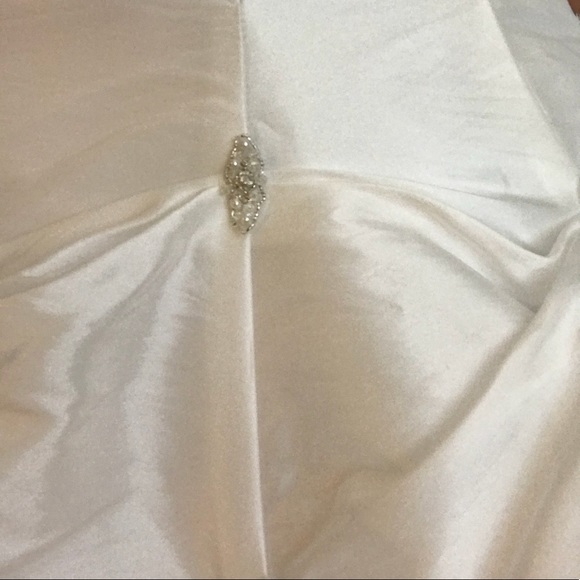 Alfred Angelo Modest Corset Lace Up Wedding Dress - Picture 5 of 8